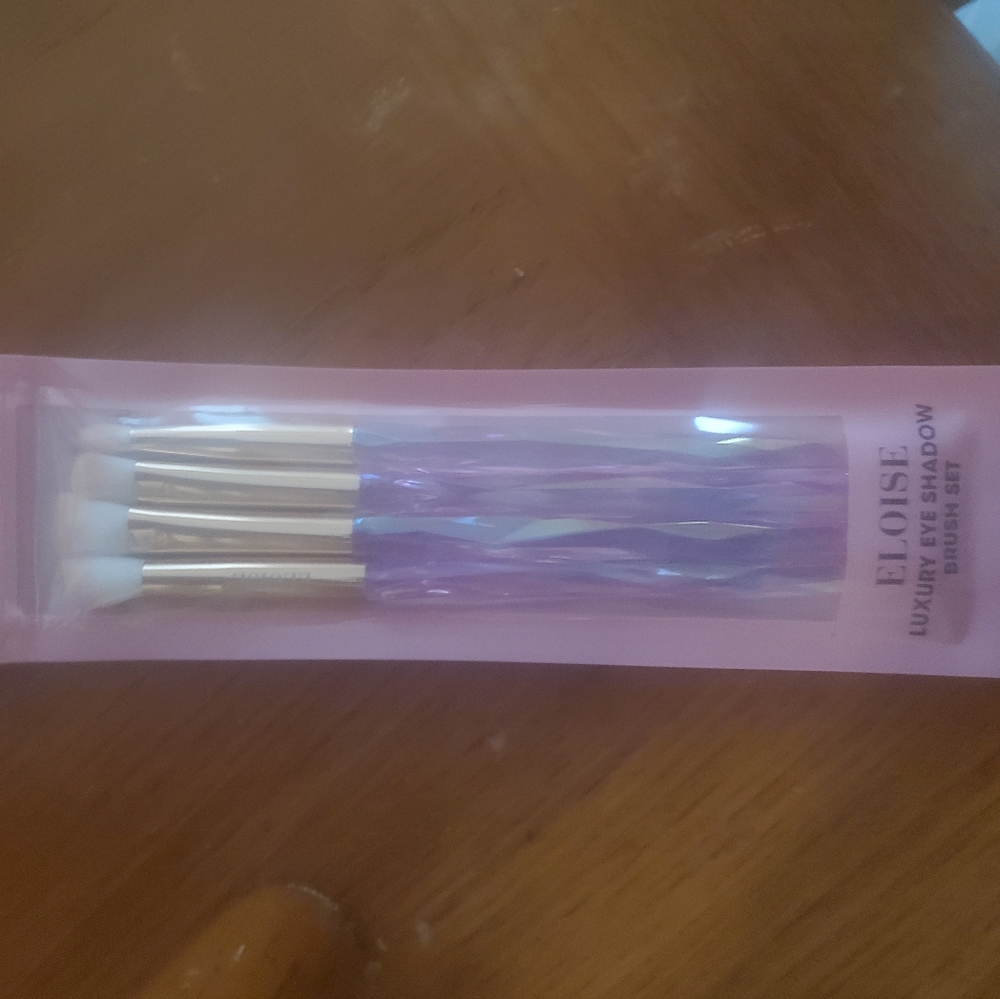 Makeup bundle - Picture 5 of 6